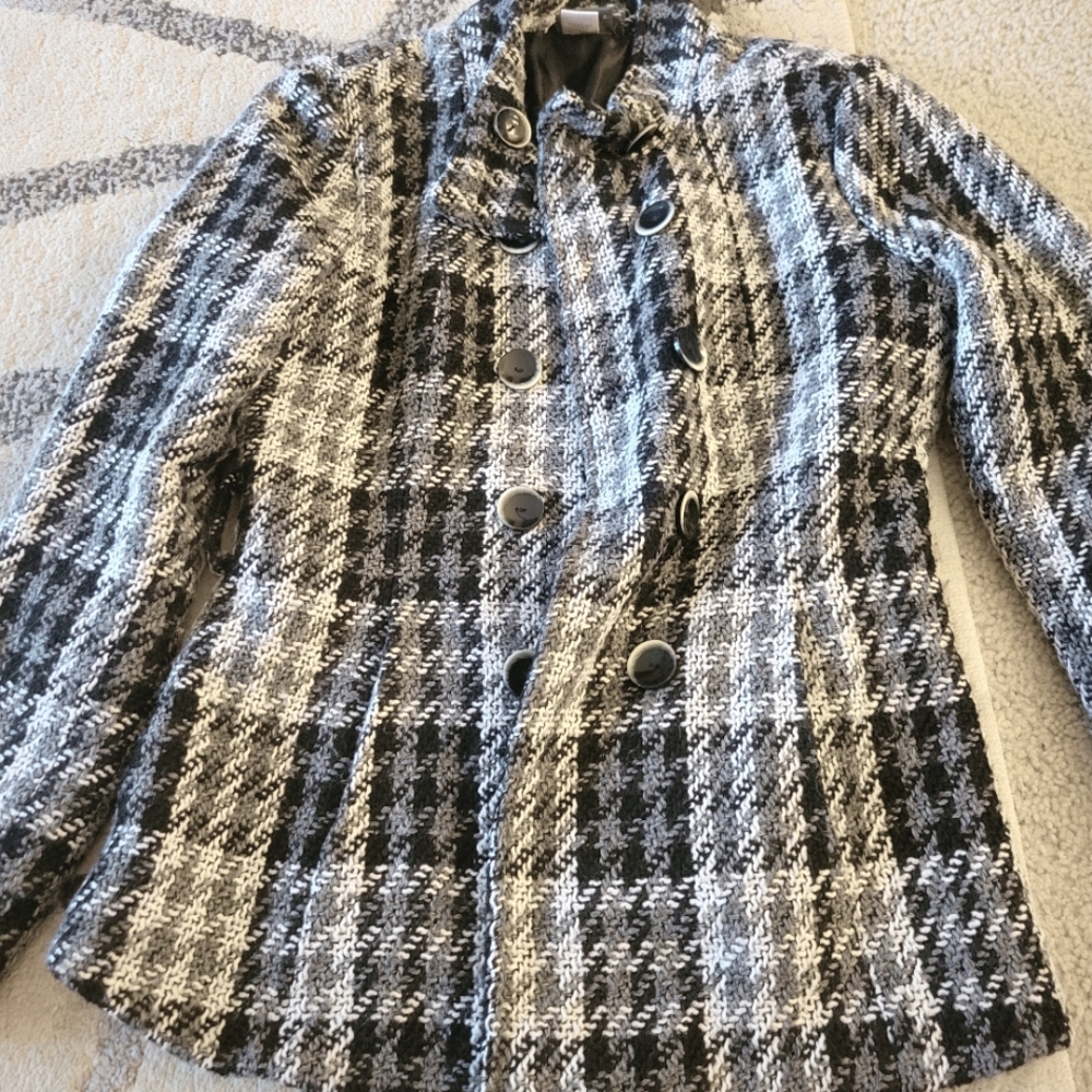 Stylish Black and White Plaid Coat